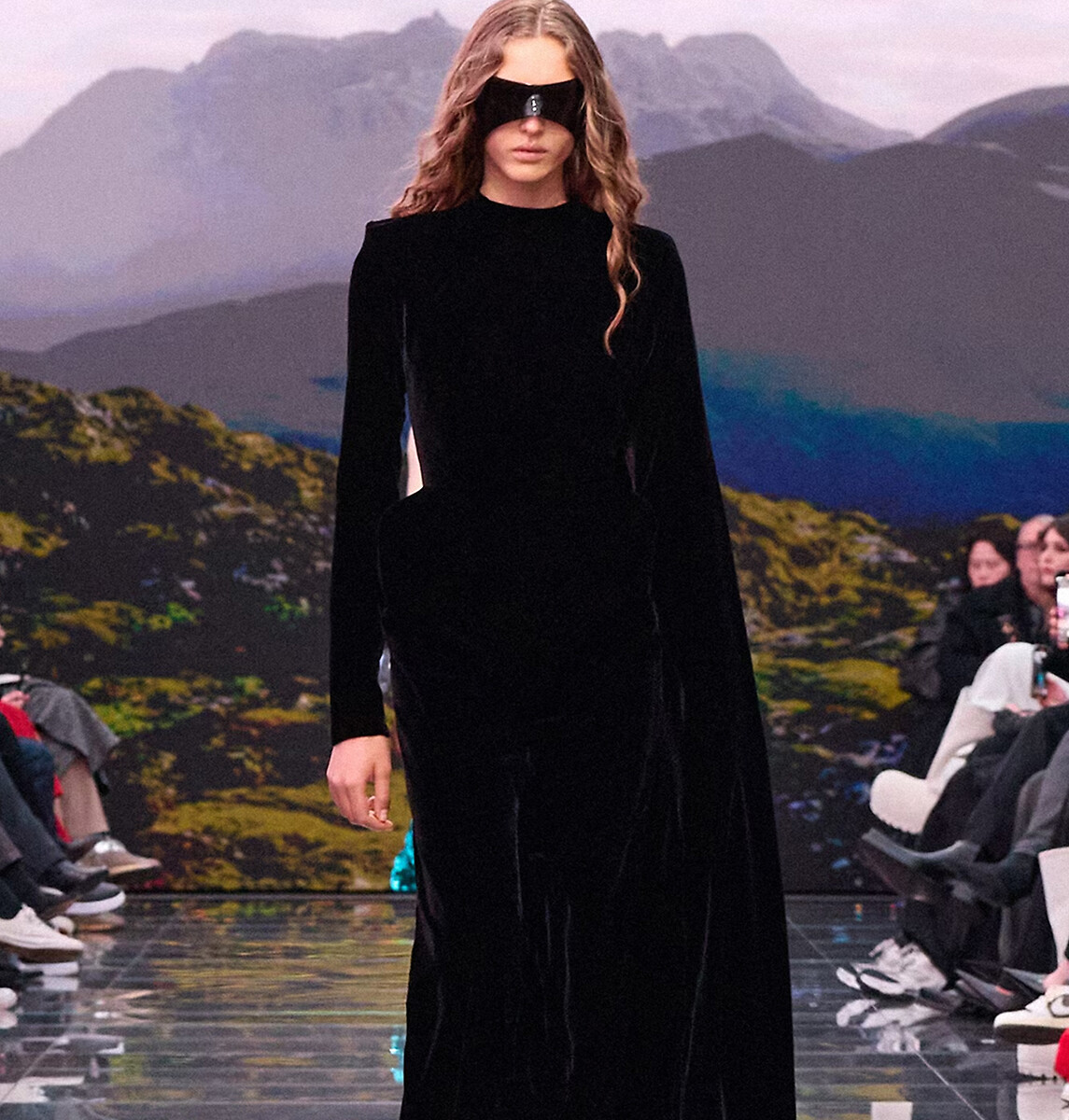 Les silhouettes audacieuses Balenciaga