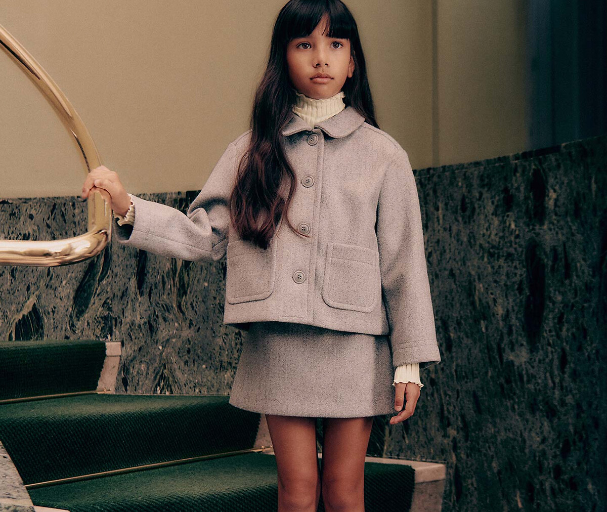 Manteaux: les filles couvertes de chic