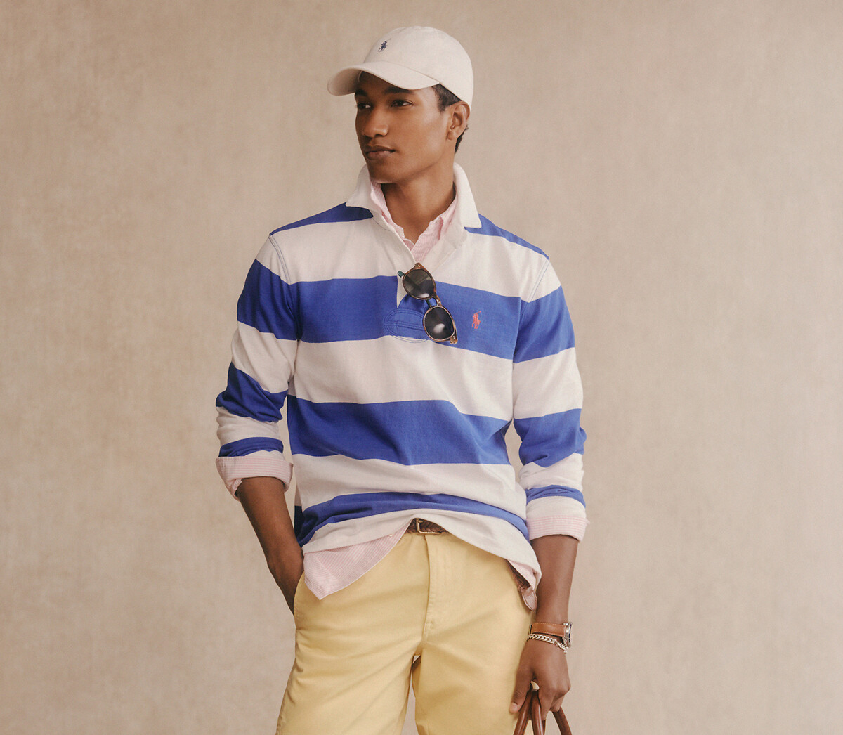 Elegant auch bei Hitze: T-Shirts & Polohemden