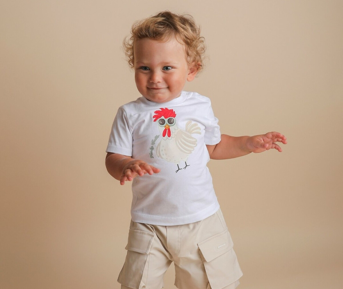 Top baby's outfits off